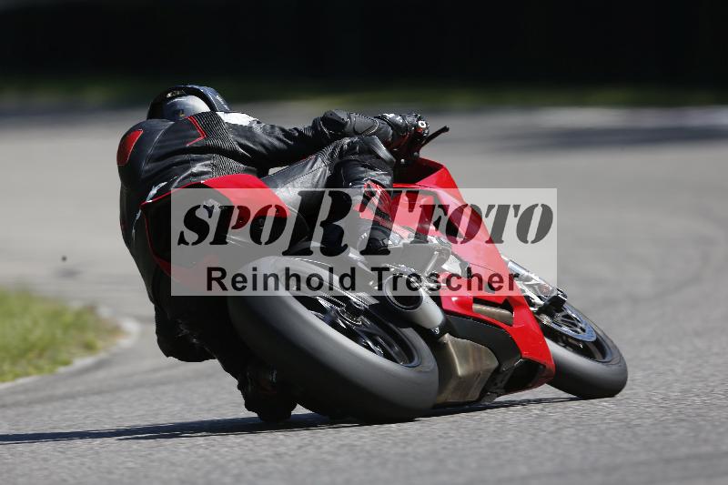 Archiv-2025/48 25.08.2025 Cornu Master School ADR/rot-rouge/106